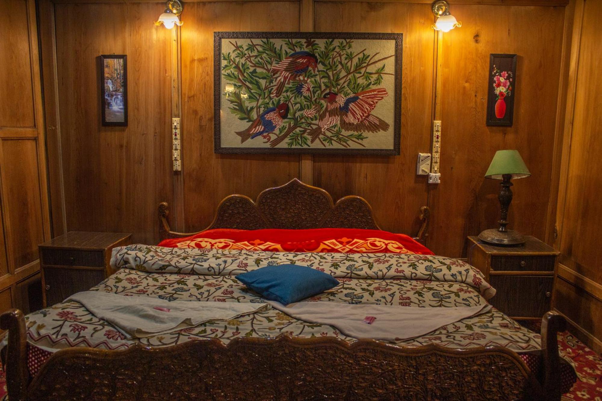 SrīnagarHouse Boat New Manora住宿加早餐旅馆 外观 照片