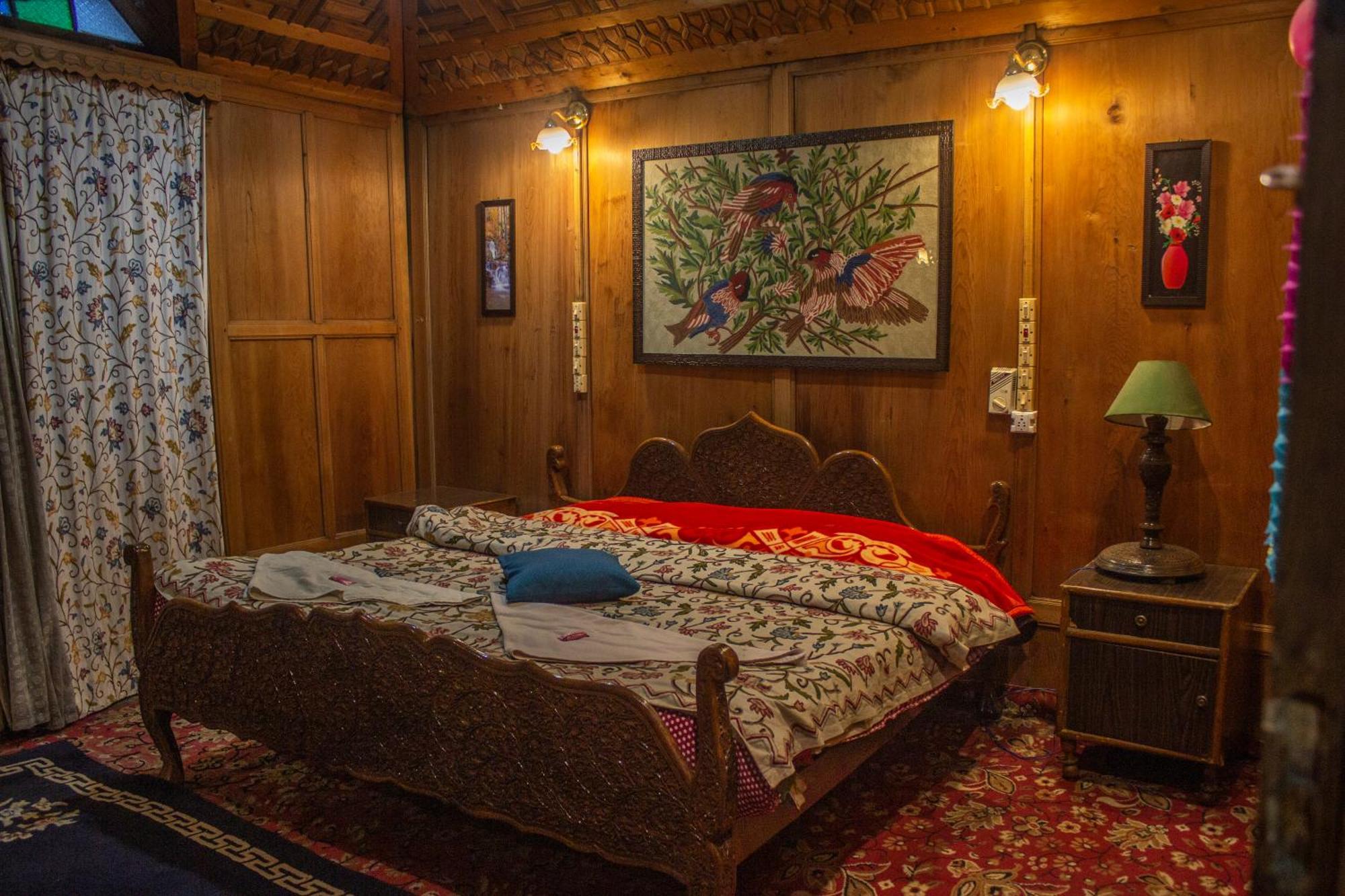 SrīnagarHouse Boat New Manora住宿加早餐旅馆 外观 照片