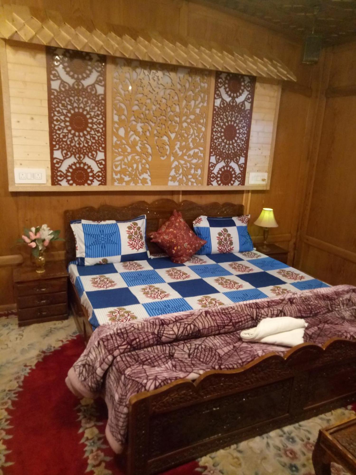 SrīnagarHouse Boat New Manora住宿加早餐旅馆 外观 照片