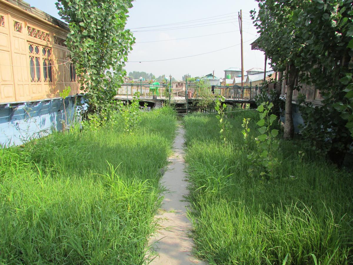 SrīnagarHouse Boat New Manora住宿加早餐旅馆 外观 照片