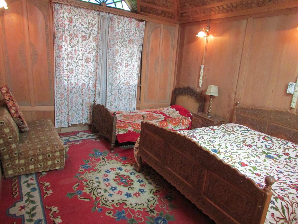 SrīnagarHouse Boat New Manora住宿加早餐旅馆 外观 照片