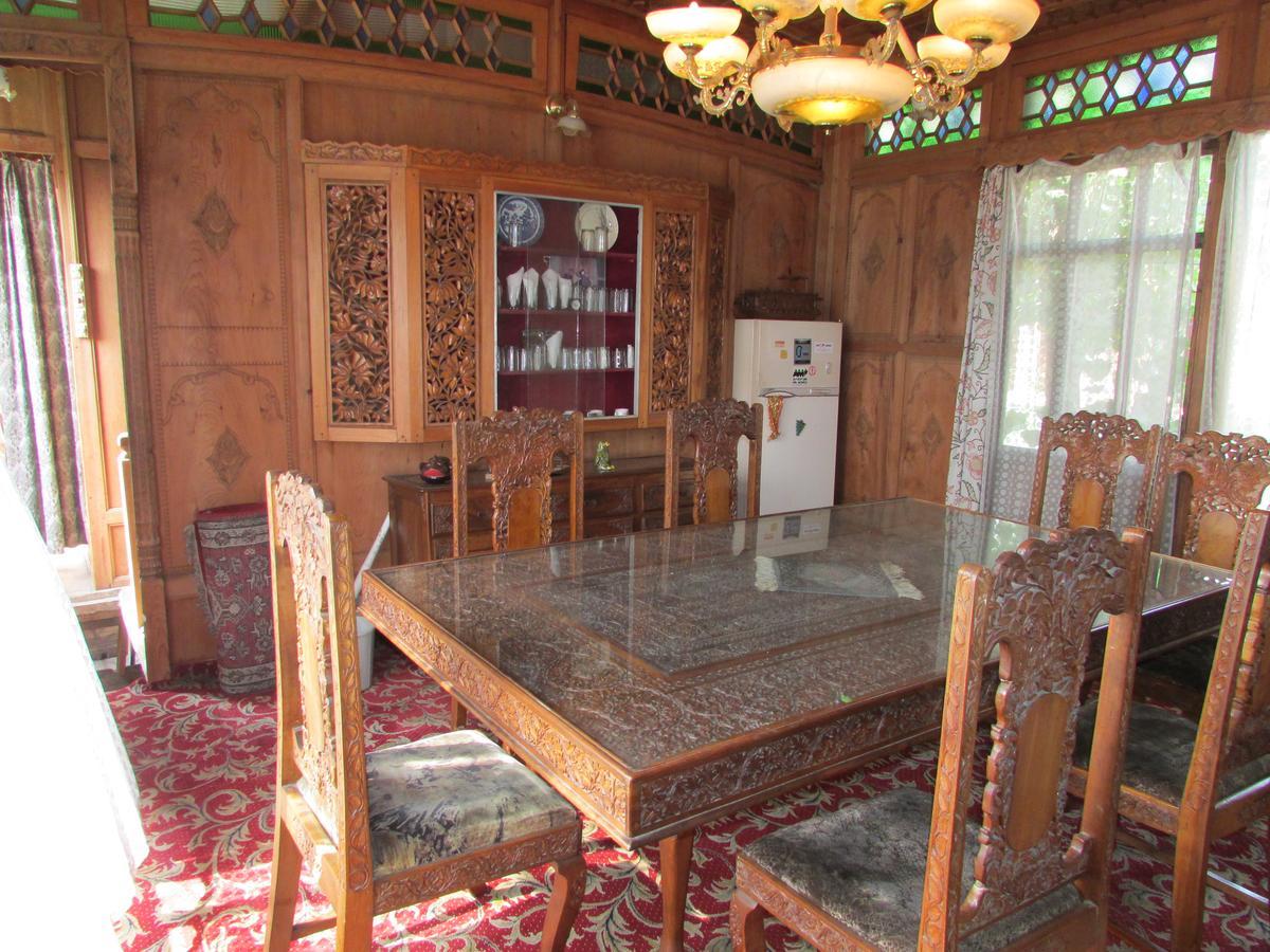 SrīnagarHouse Boat New Manora住宿加早餐旅馆 外观 照片