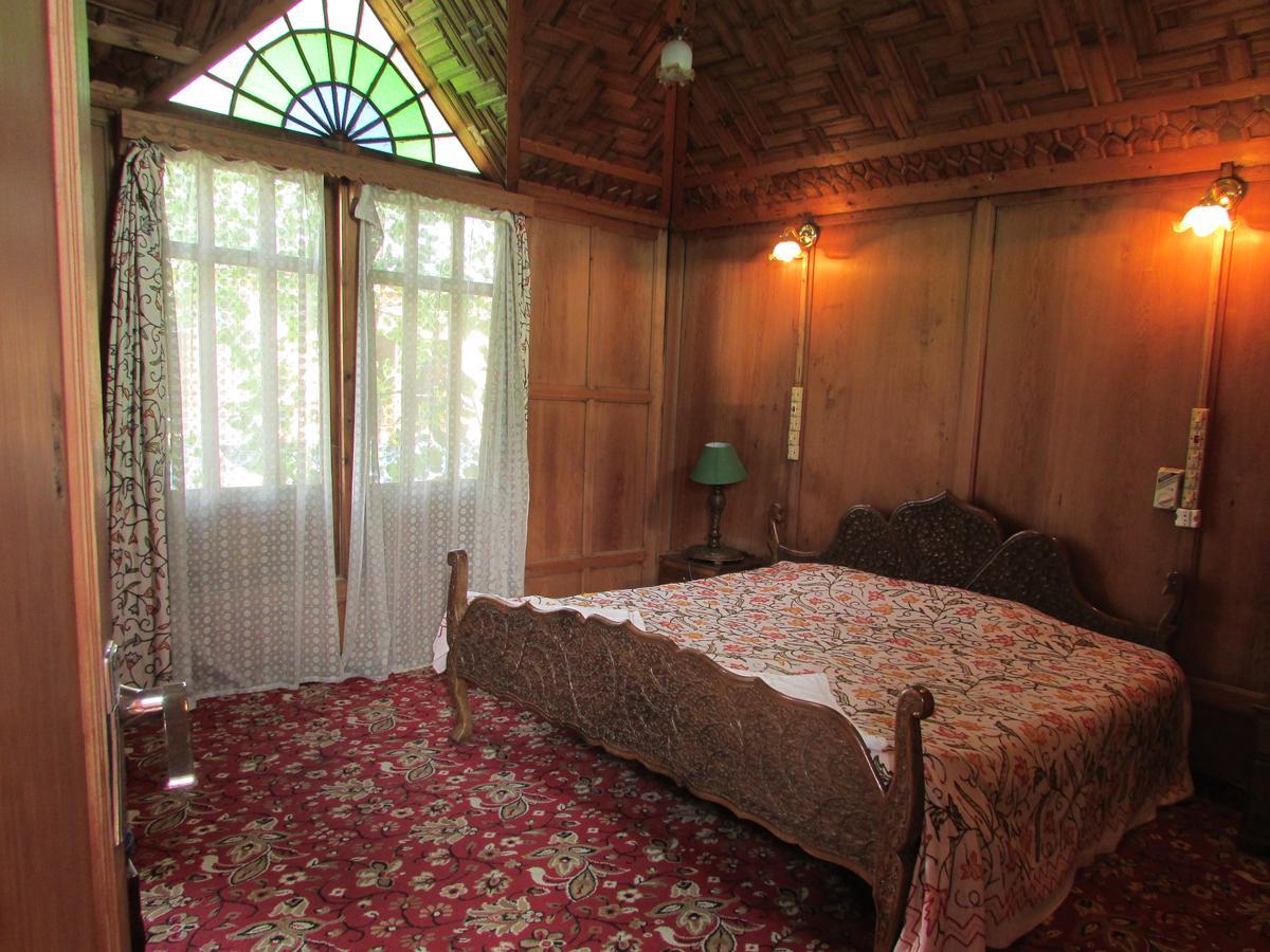 SrīnagarHouse Boat New Manora住宿加早餐旅馆 外观 照片