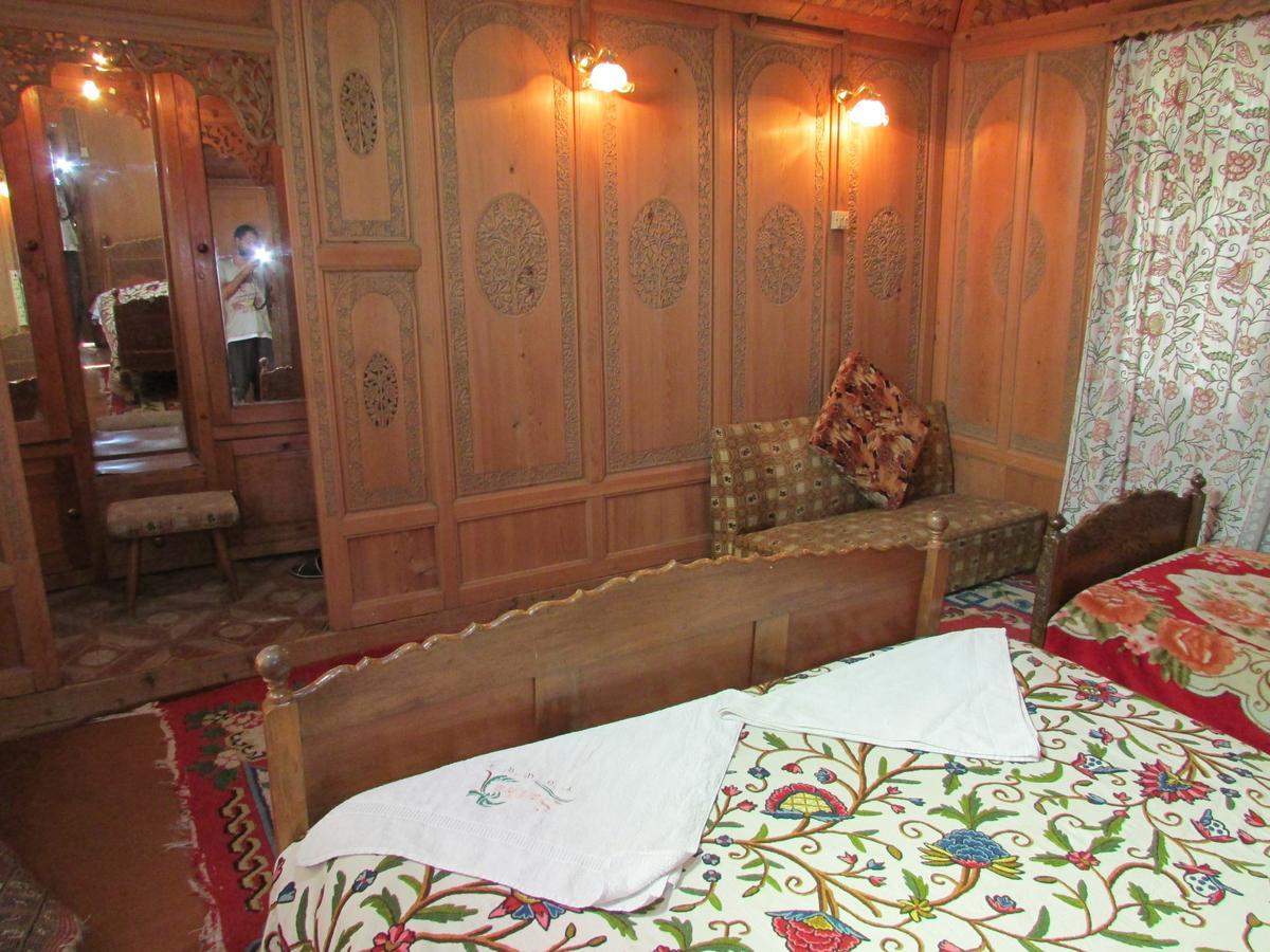 SrīnagarHouse Boat New Manora住宿加早餐旅馆 外观 照片