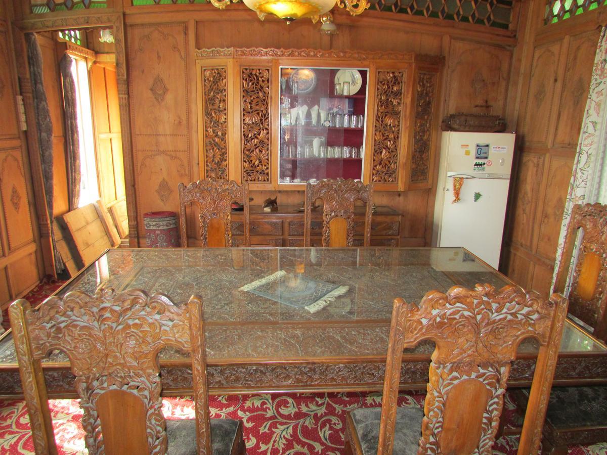 SrīnagarHouse Boat New Manora住宿加早餐旅馆 外观 照片